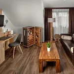 Neo Linde Esslingen 4*
