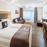 Hotel Neo Linde Esslingen 4*