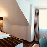 Hotel Neo Linde Esslingen 4*