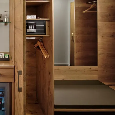 ホテル Neo Linde Esslingen 4*