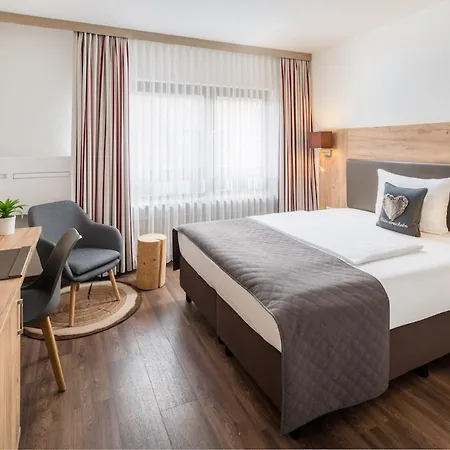 ホテル Neo Linde Esslingen 4*