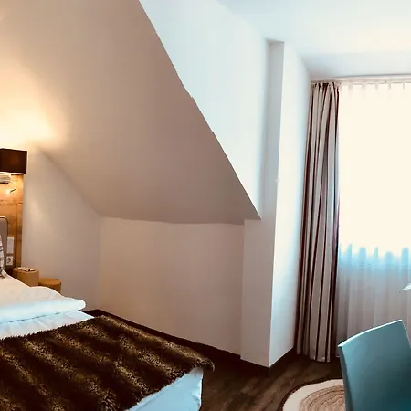 ホテル Neo Linde Esslingen 4*