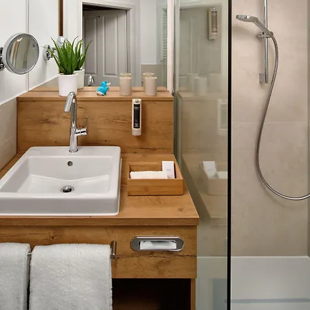 Neo Linde Esslingen ホテル 4*