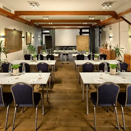 Neo Linde Esslingen ホテル エスリンゲン