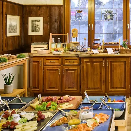 Neo Linde Esslingen ホテル 4*